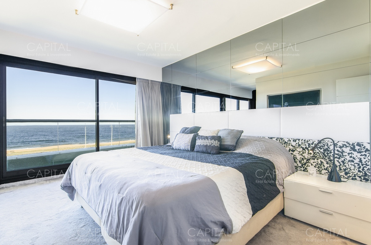 Apartamento ID.30956 - Penthouse Duplex de Tres Dormitorios Frente al Mar