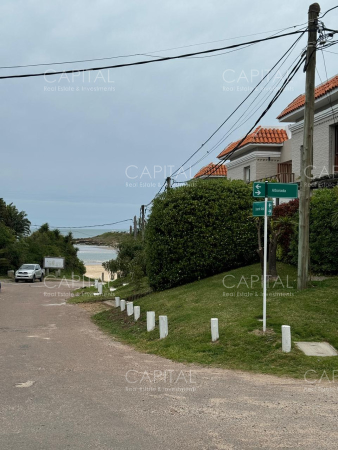 Apartamento ID.39159 - Apartamento en Venta en La Barra Excelente ubicación a media cuadra de la playa.