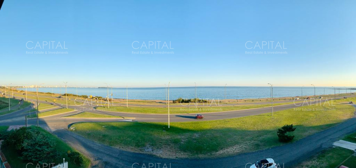 Apartamento ID.30995 - Moderno Penthouse de 3 Dormitorios frente a Playa Mansa