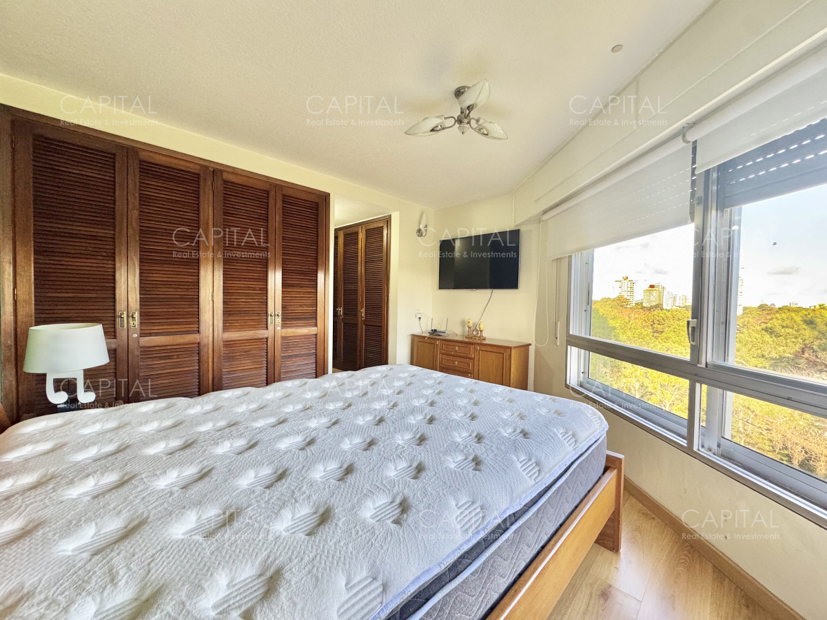 Apartamento ID.38203 - Apartamento en Venta Reciclado de 3 dormitorios y servicio, Roosevelt. 