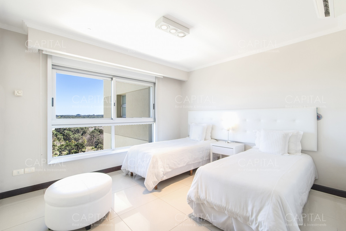 Apartamento ID.35239 - Torre lobos de tres dormitorios y dependencia de servicio en venta, Playa Brava