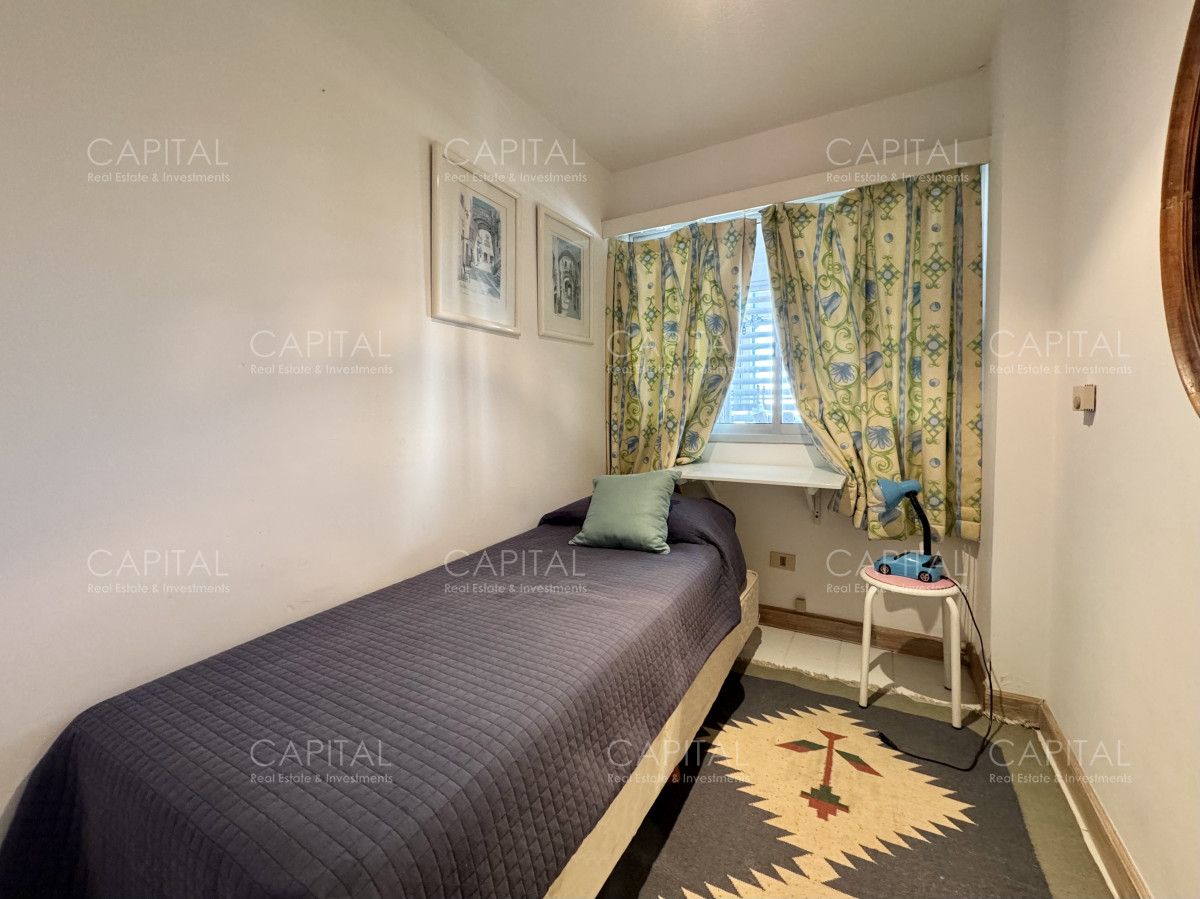 Apartamento ID.39373 - Apartamento de tres dormitorios y dependencia en venta, Playa Mansa, Punta del Este.