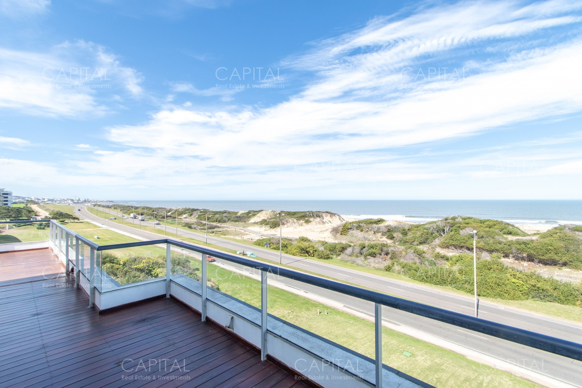 Apartamento ID.24988 - Alquiler Apartamento Frente al Mar Tres Dormitorios y Servicio