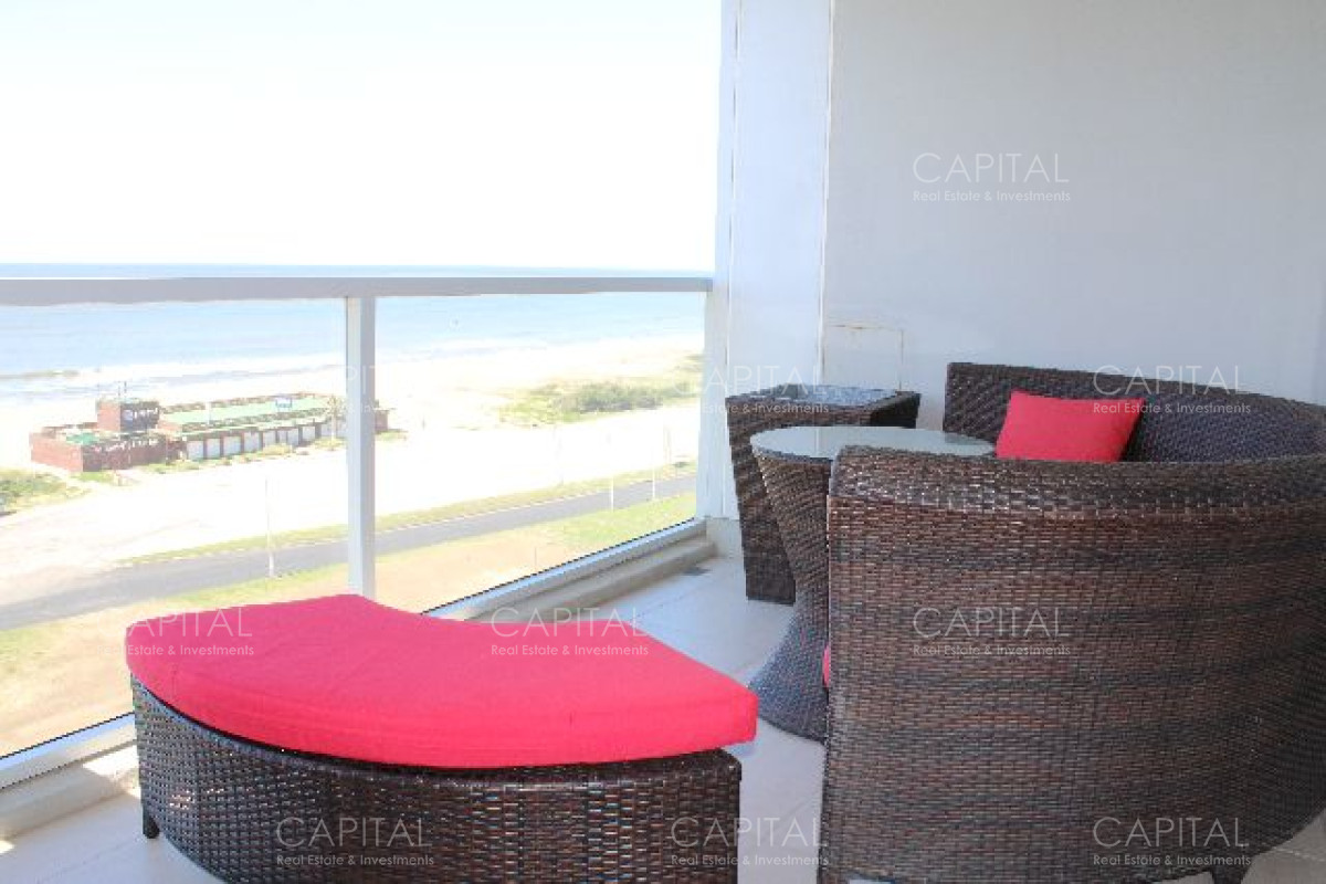 Apartamento ID.27137 - Excelente apartamento de 2 dormitorios en primera línea del mar