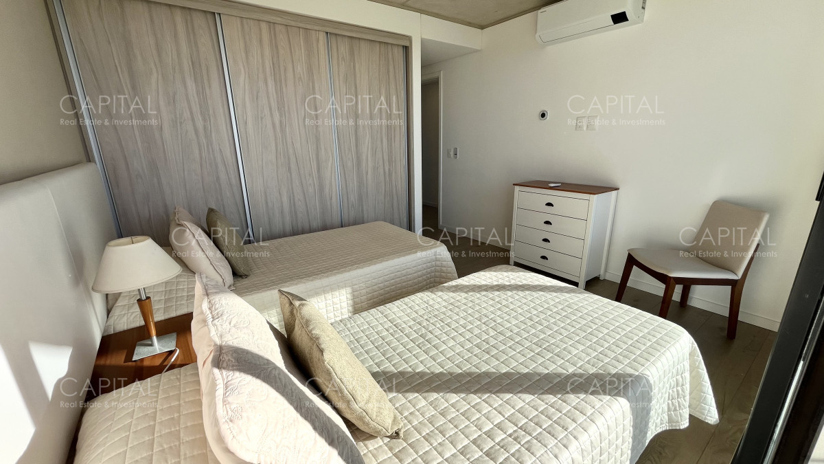 Apartamento ID.38676 - Apartamento en venta de 3 dormitorios en Playa Mansa frente al mar