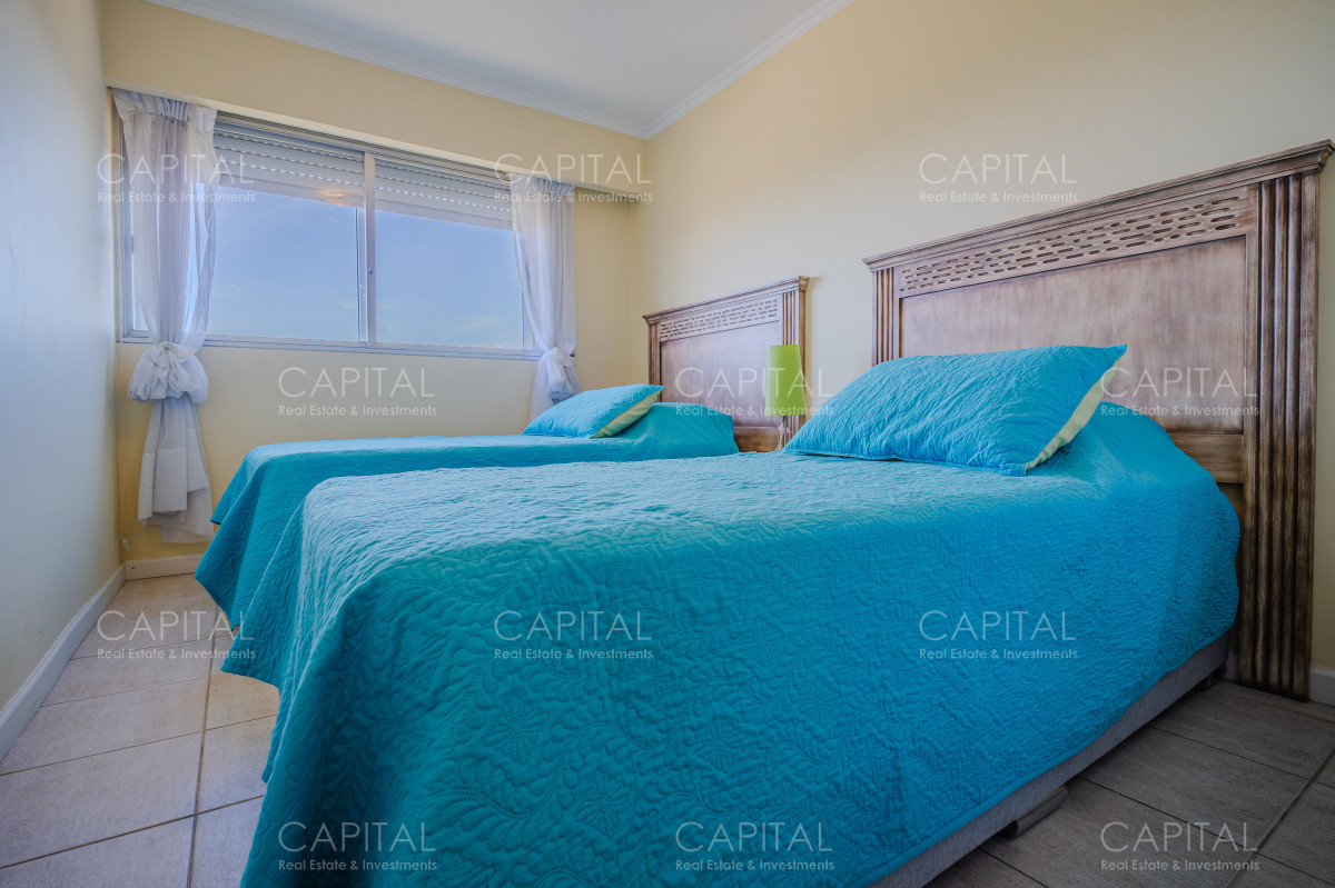 Apartamento ID.38440 - Penthouse de 3 dormitorios  y servicio  en primera linea Playa Mansa
