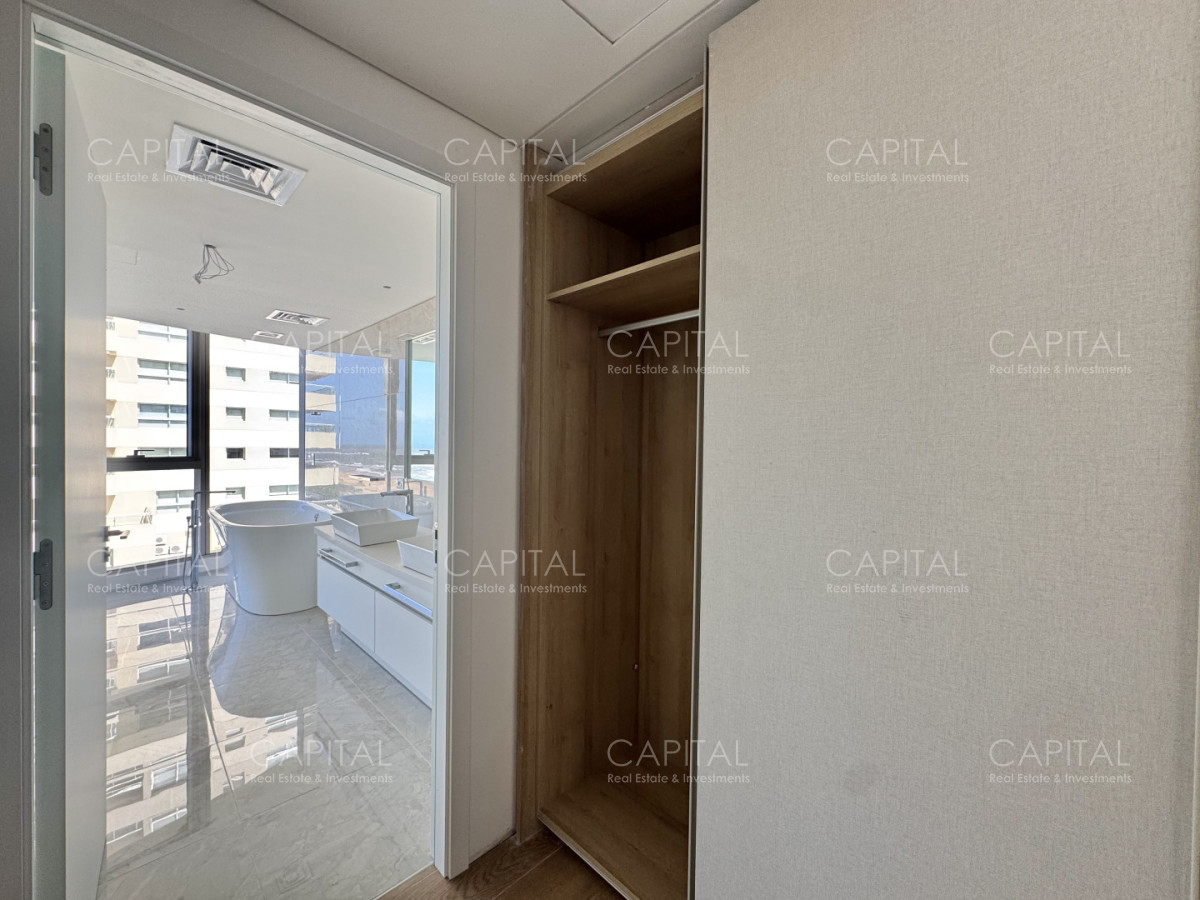 Apartamento ID.39868 - TRUMP TOWER DE TRES DORMITORIOS Y SERVICIO EN VENTA PUNTA DEL ESTE