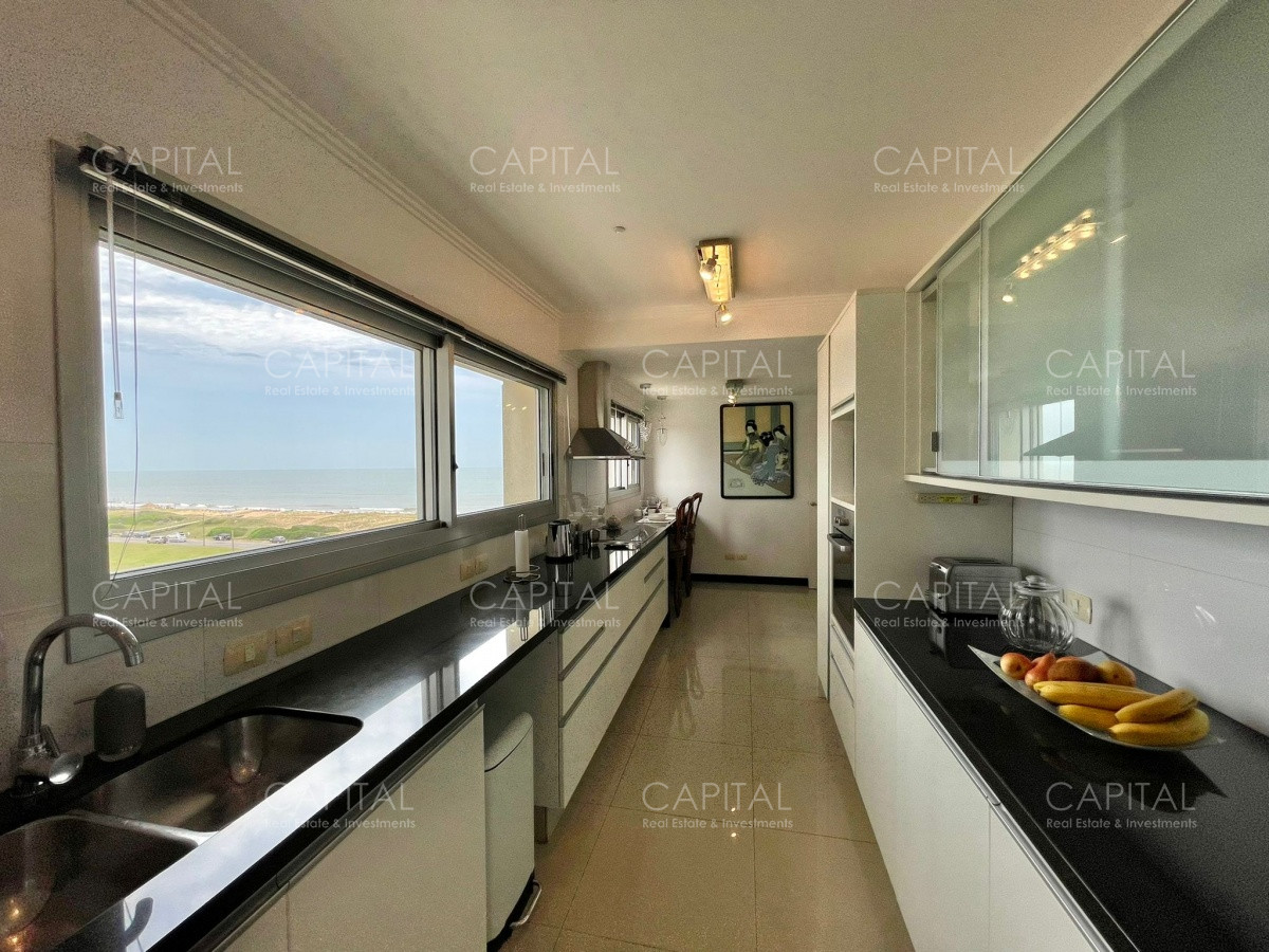 Apartamento ID.25018 - Apartamento en Torre Lobos Punta del Este Tres Dormitorios en Suite 