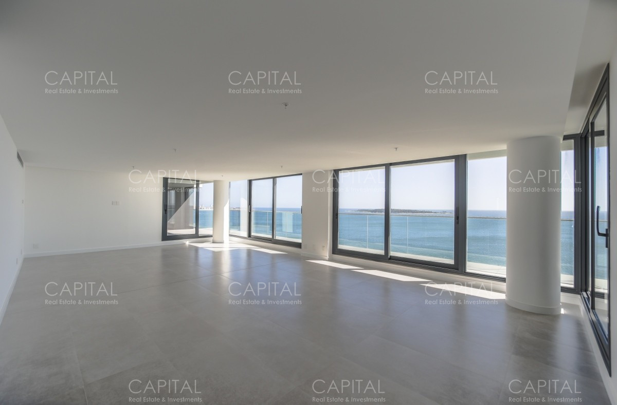 Apartamento ID.36628 - Apartamento unificado en venta, Playa Mansa, Edificio Venetian, cuatro dormitorios + servicio