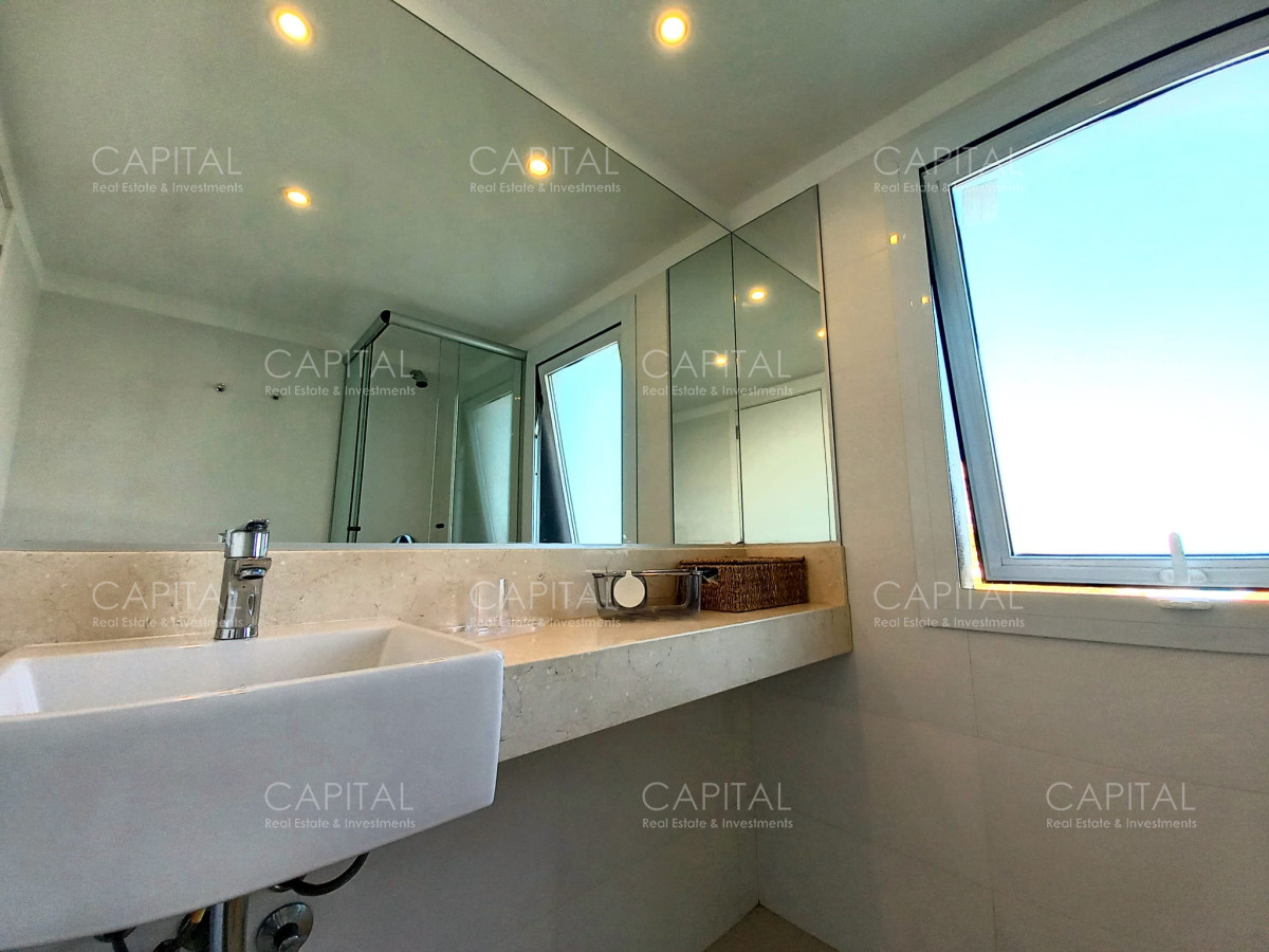 Apartamento ID.32595 - Apartamento Frente al Mar en Venta Tres Dormitorios