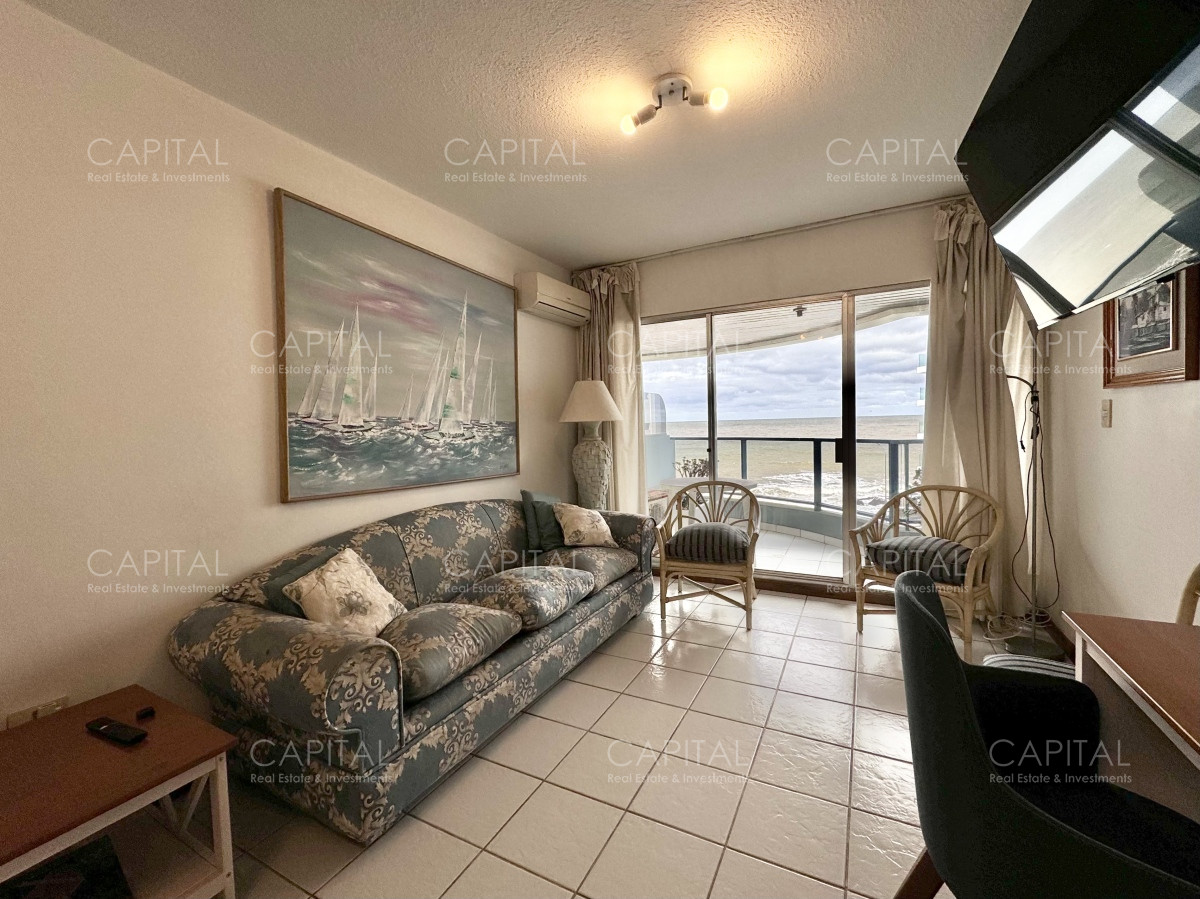 Apartamento ID.30302 - Apartamento de dos dormitorios en venta con vista al mar y parrillero propio. Punta del Este