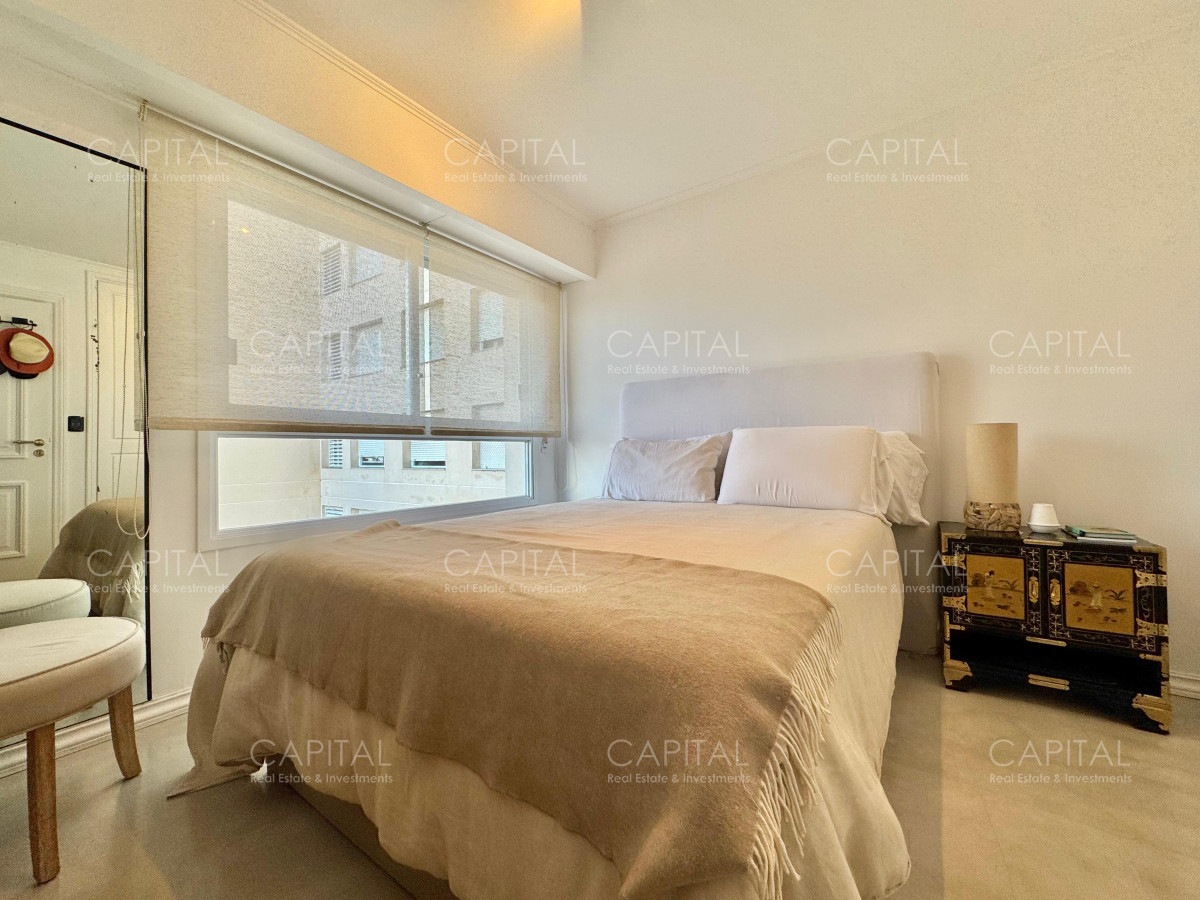 Apartamento ID.34948 - Coral Tower de tres dormitorios en venta Playa Mansa primera fila 