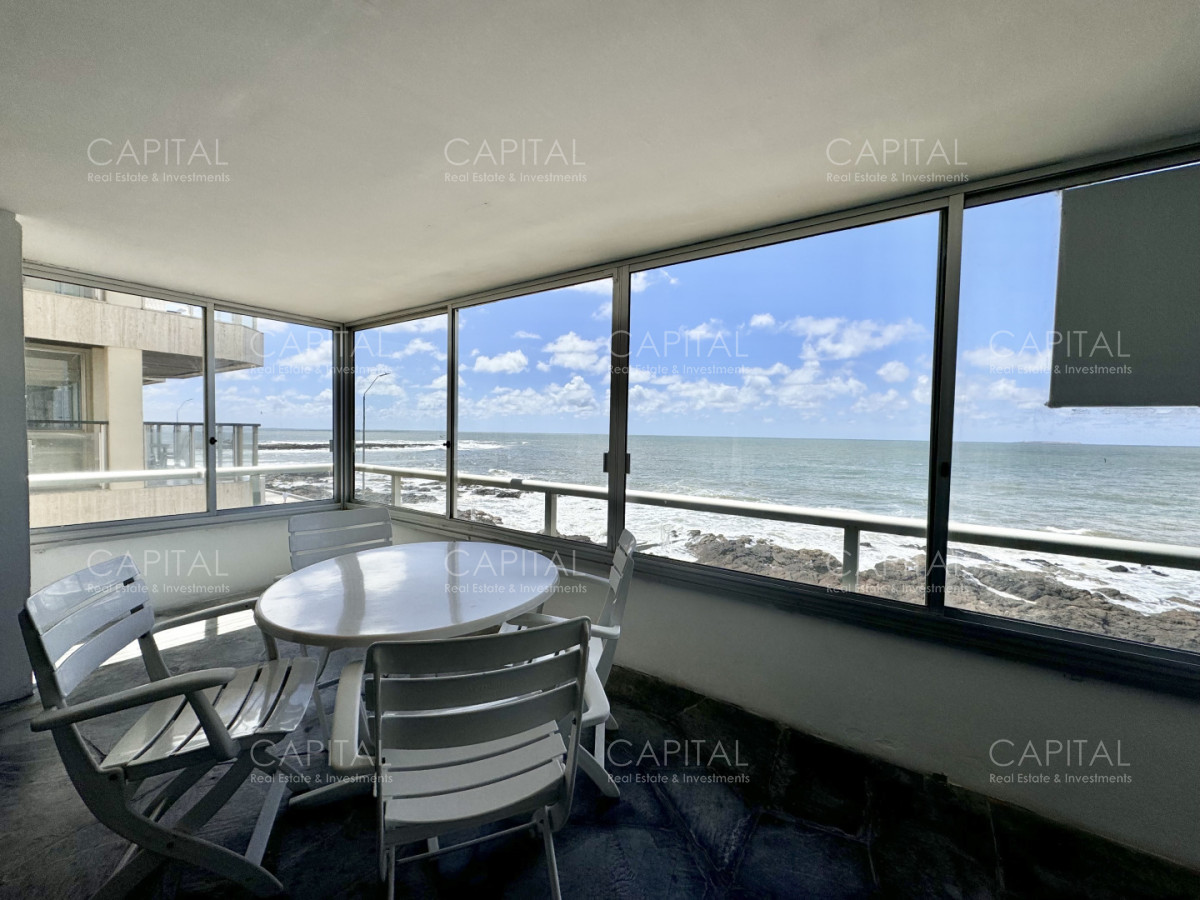 Apartamento ID.35581 - Apartamento de tres dormitorios con vista al mar en venta, Punta del Este.