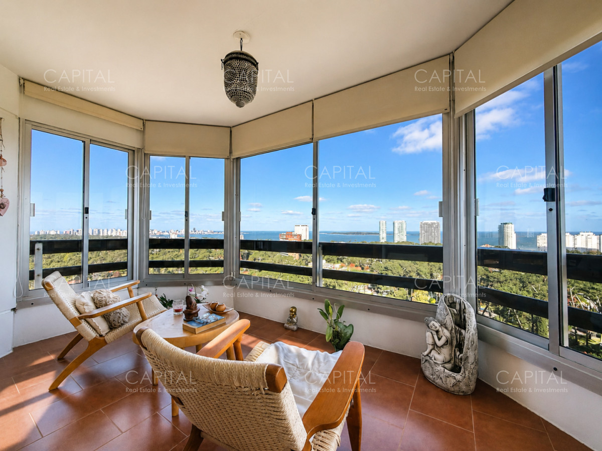 Apartamento ID.36372 - Apartamento de tres dormitorios y dependencia en venta Punta del Este
