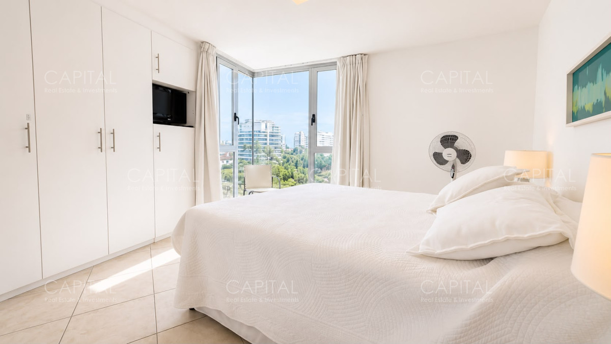 Apartamento ID.40472 - Excelente departamento 3 dormitorios con parrillero en Playa Brava