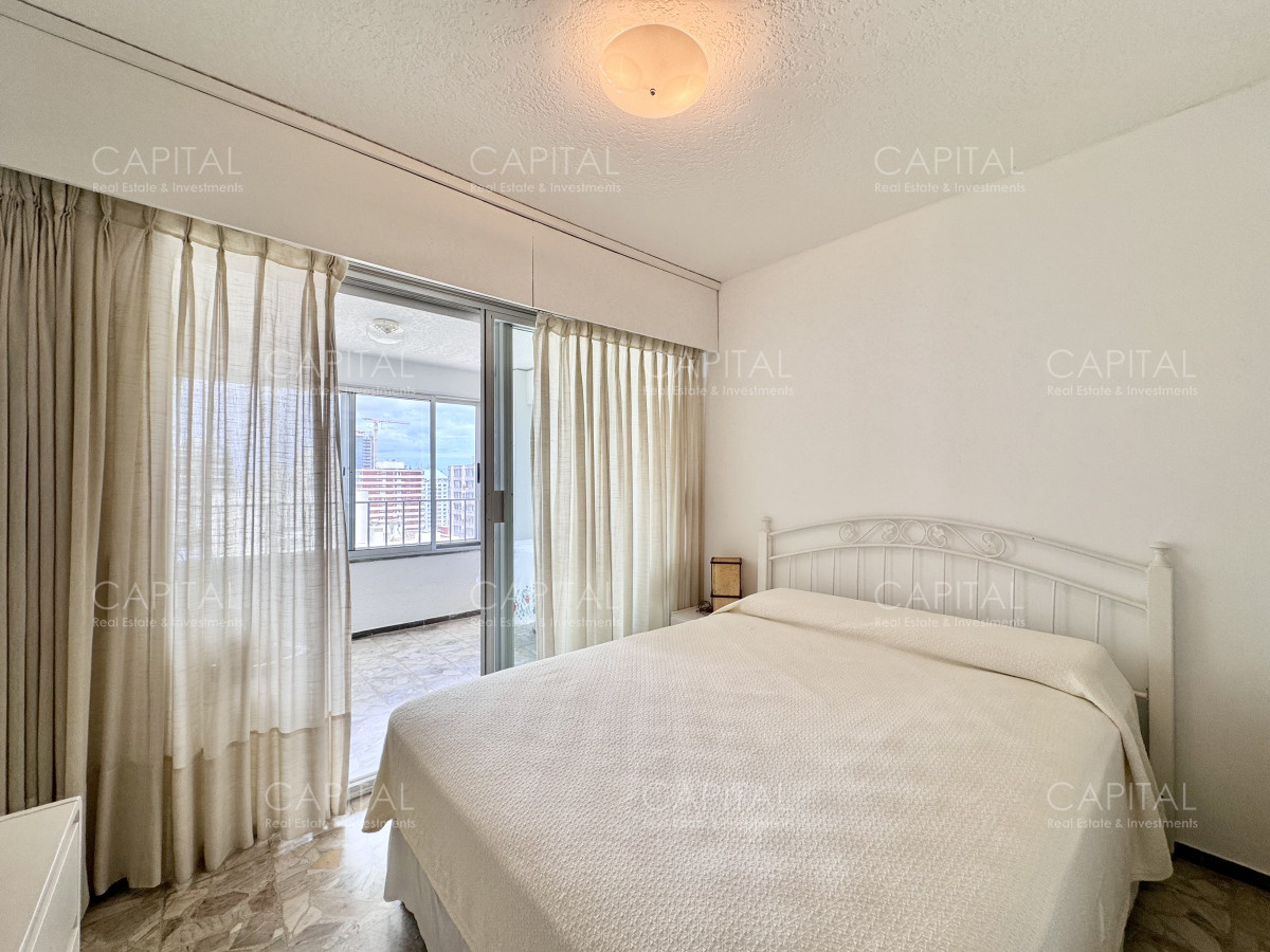 Apartamento ID.37407 - Apartamento de tres dormitorios y dependencia en Venta Punta del Este