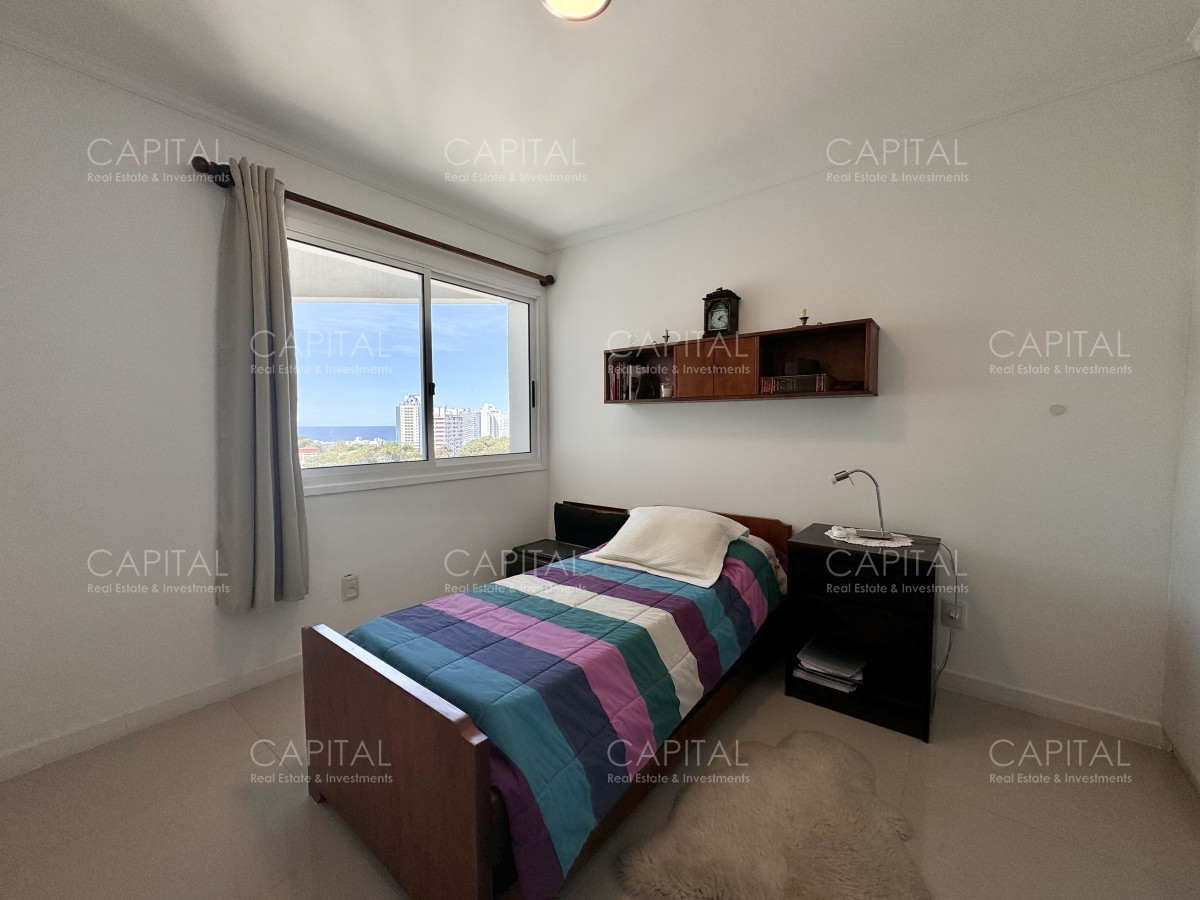 Apartamento ID.36994 - Casino Tower de dos dormitorios en venta, Punta del Este.