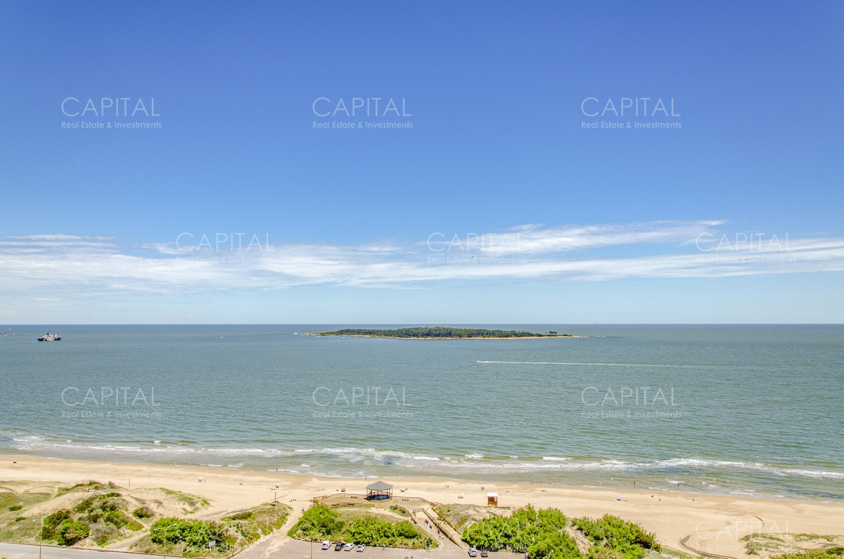 Apartamento ID.33697 - Apartamento en Le Jardin de tres dormitorios y dependencia de servicio en Venta Punta del Este en venta