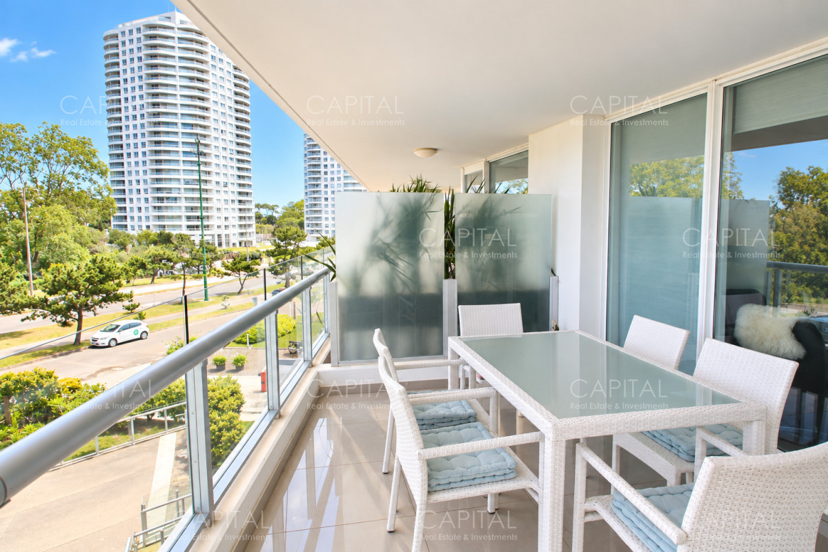 Apartamento ID.38831 - Departamento en venta 3 dormitorios en Torre One a 100 mts de Playa Brava
