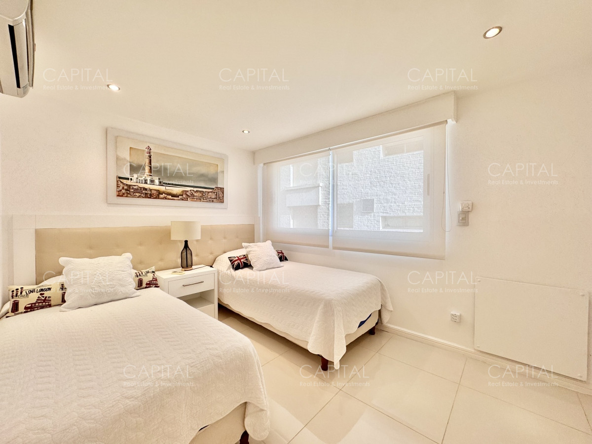 Apartamento ID.25200 - Apartamento Venta Puerto Punta del Este Seis Dormitorios 