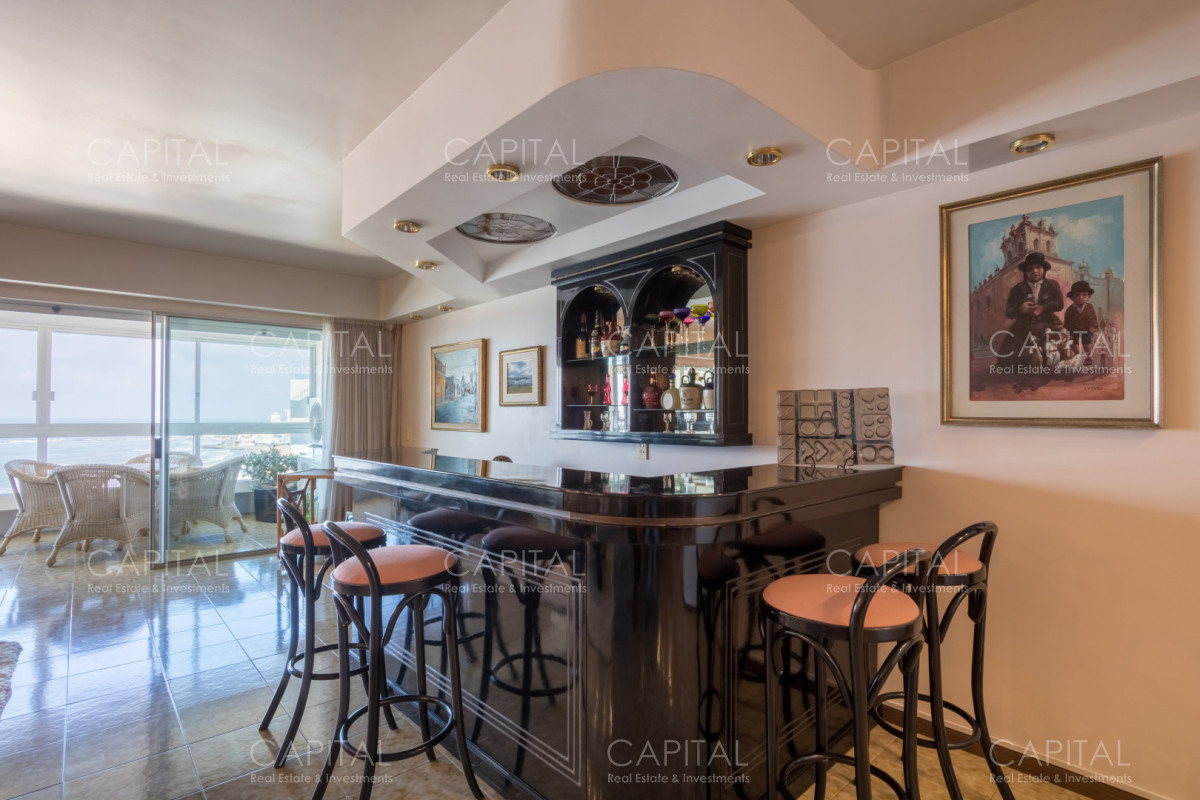 Apartamento ID.40499 - Amplio Apartamento de 4 Dormitorios en Venta Punta del Este