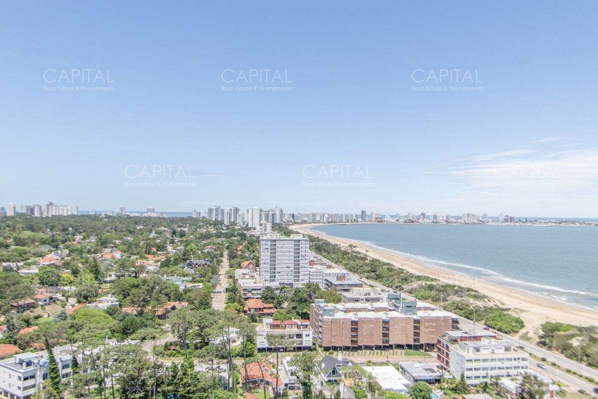 Apartamento ID.33697 - Apartamento en Le Jardin de tres dormitorios y dependencia de servicio en Venta Punta del Este en venta
