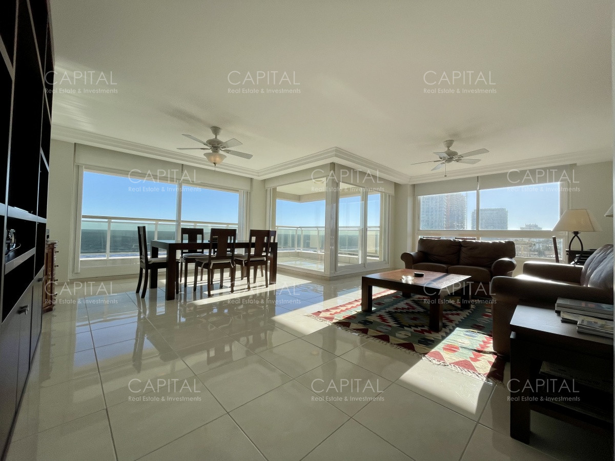 Apartamento ID.31040 - Venta de apartamento esquinero Le Jardin Punta del Este