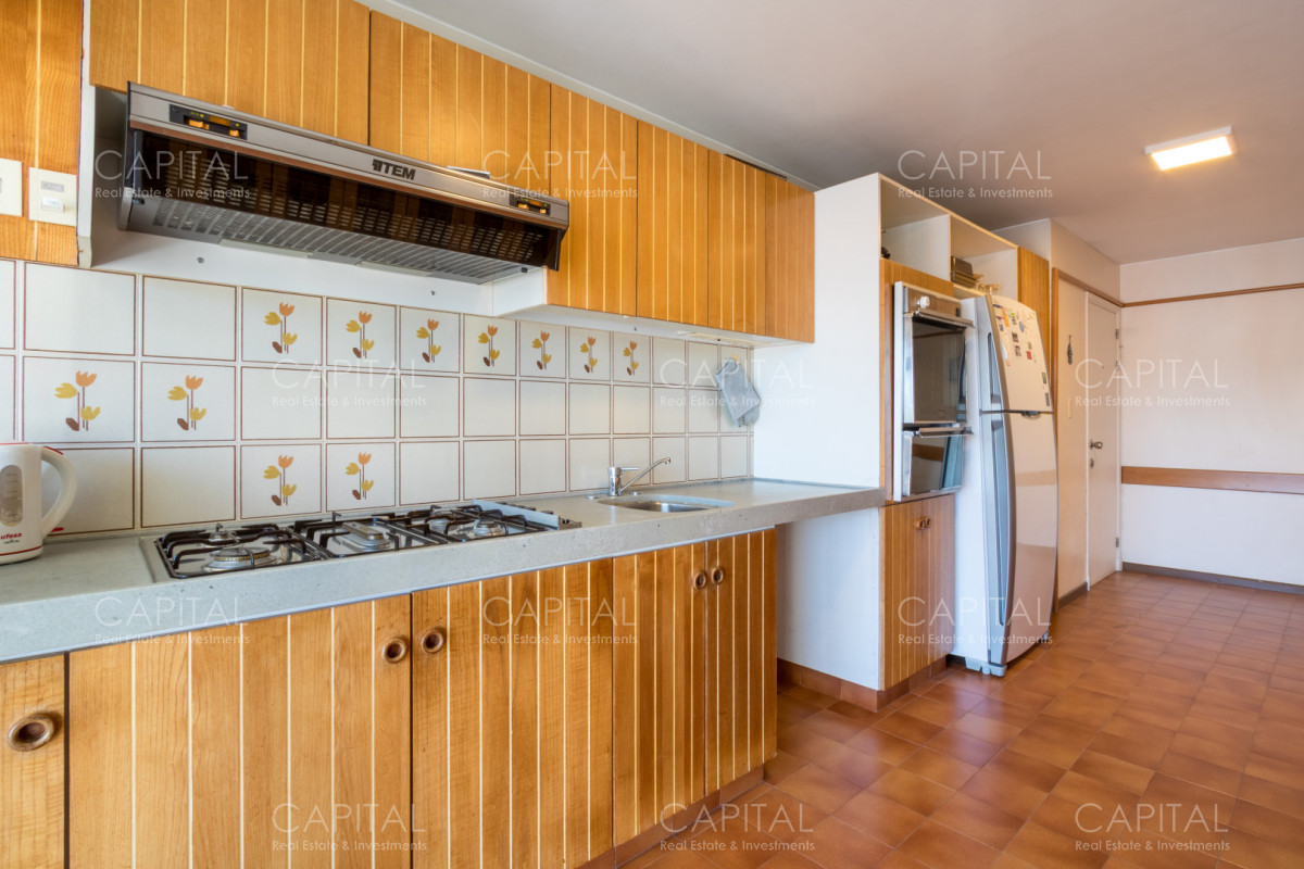 Apartamento ID.40499 - Amplio Apartamento de 4 Dormitorios en Venta Punta del Este