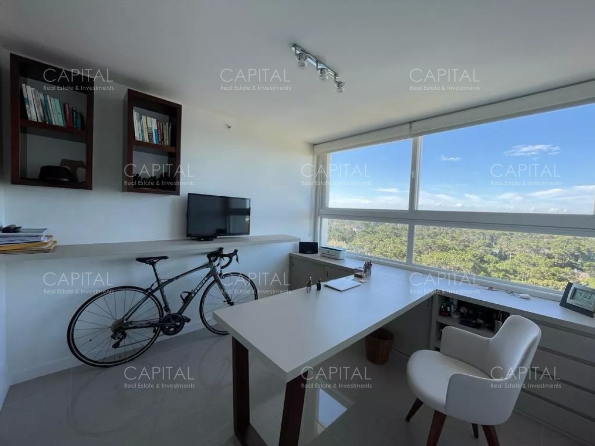 Apartamento ID.36398 - Torre One Apartamento de tres dormitorios mas dependencia de servicio en venta