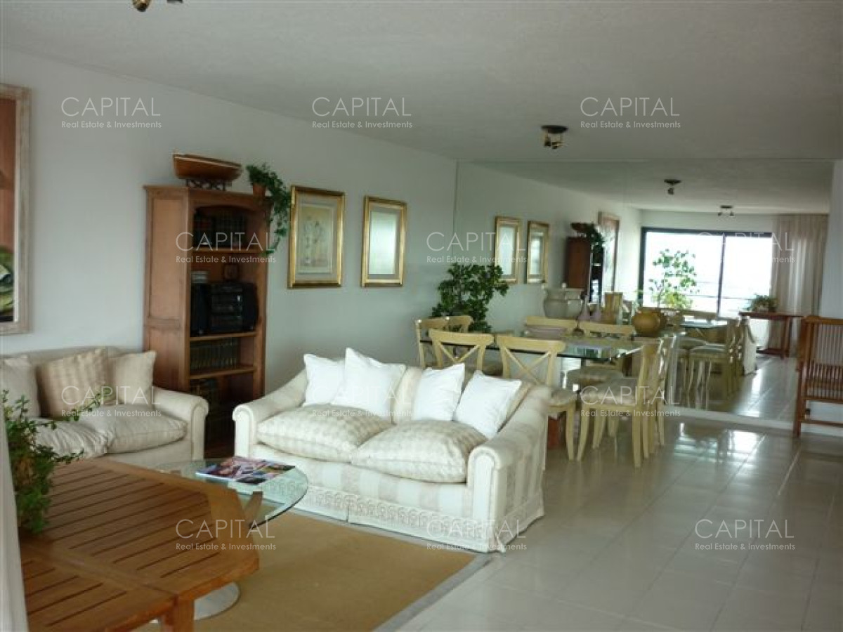 Apartamento ID.24841 - Apartamento de Cuatro Dormitorios - Puerto de Punta del Este