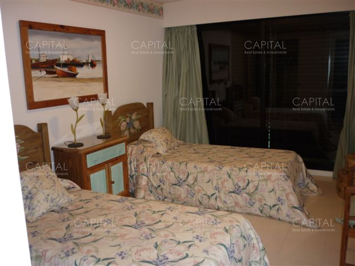 Apartamento ID.24841 - Apartamento de Cuatro Dormitorios - Puerto de Punta del Este