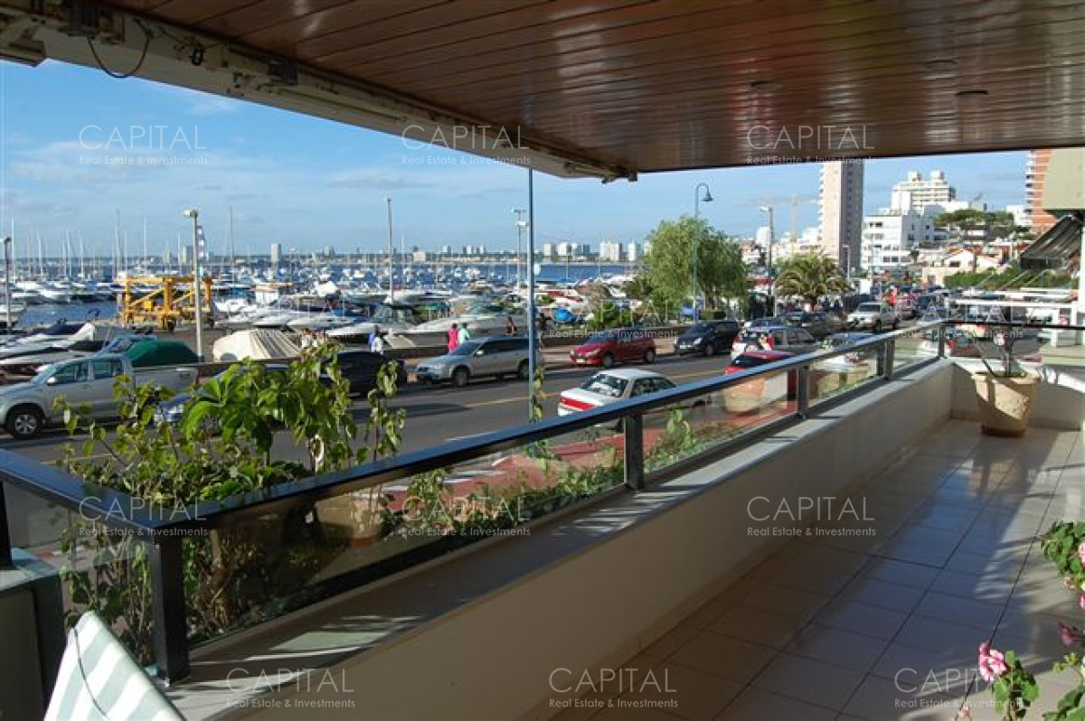 Apartamento ID.24841 - Apartamento de Cuatro Dormitorios - Puerto de Punta del Este