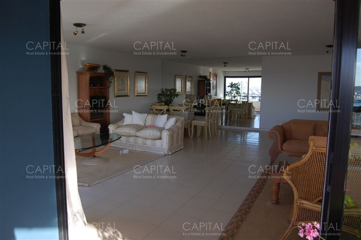 Apartamento ID.24841 - Apartamento de Cuatro Dormitorios - Puerto de Punta del Este
