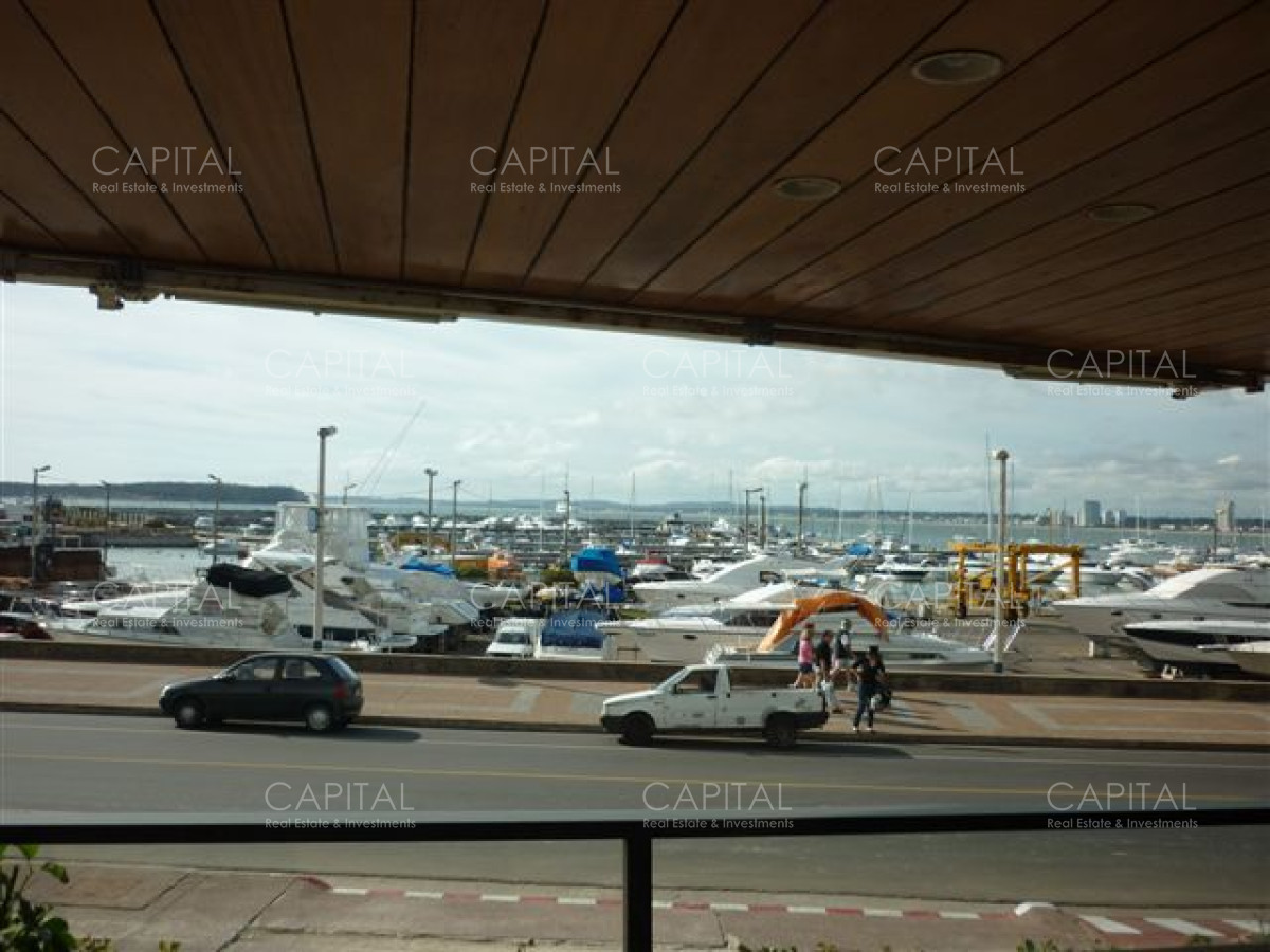 Apartamento ID.24841 - Apartamento de Cuatro Dormitorios - Puerto de Punta del Este