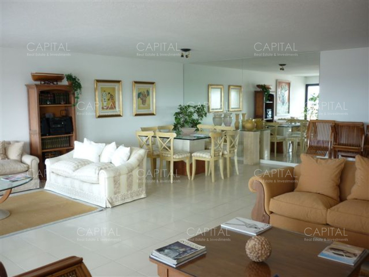 Apartamento ID.24841 - Apartamento de Cuatro Dormitorios - Puerto de Punta del Este