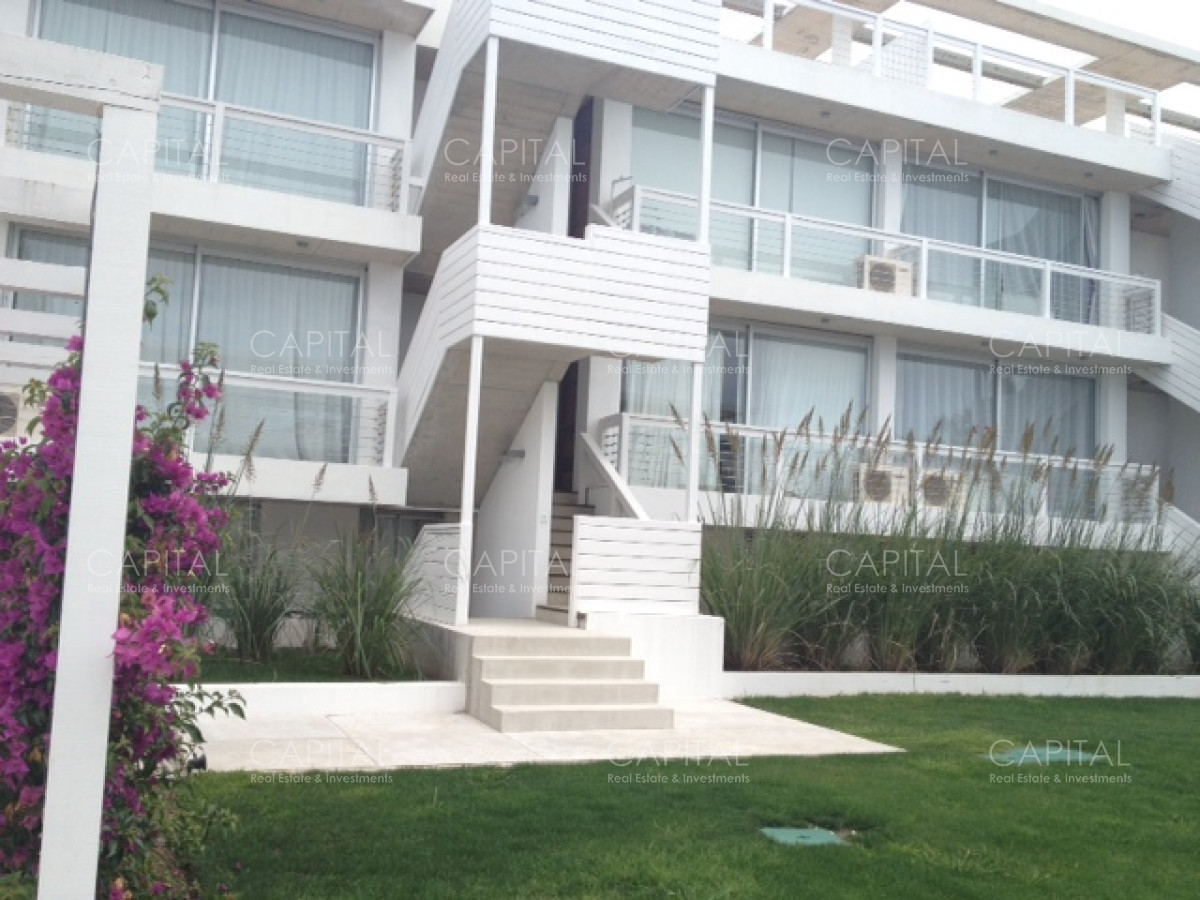 Apartamento de dos dormitorios en  alquiler, Manantiales - CCP25675A