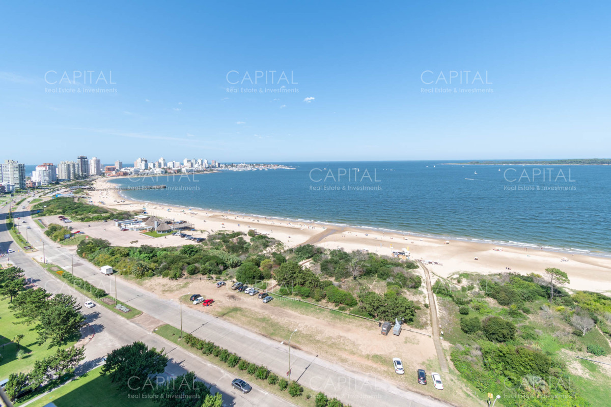 Apartamento ID.30607 - Penthouse de Cuatro Dormitorios frente al Mar - Venta Playa Mansa