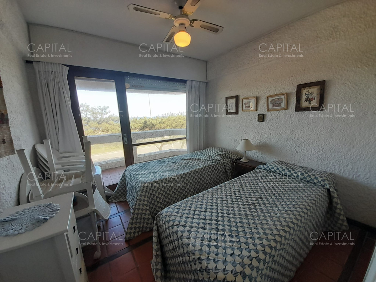 Apartamento ID.33231 - Venta departamento Playa Mansa dos dormitorios dos baños Punta del Este