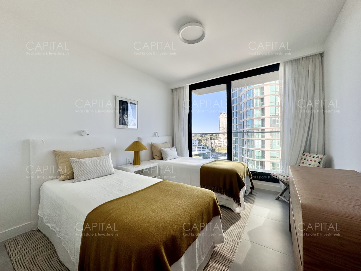 Apartamento ID.39049 - Venetian de tres dormitorios y dependencia 