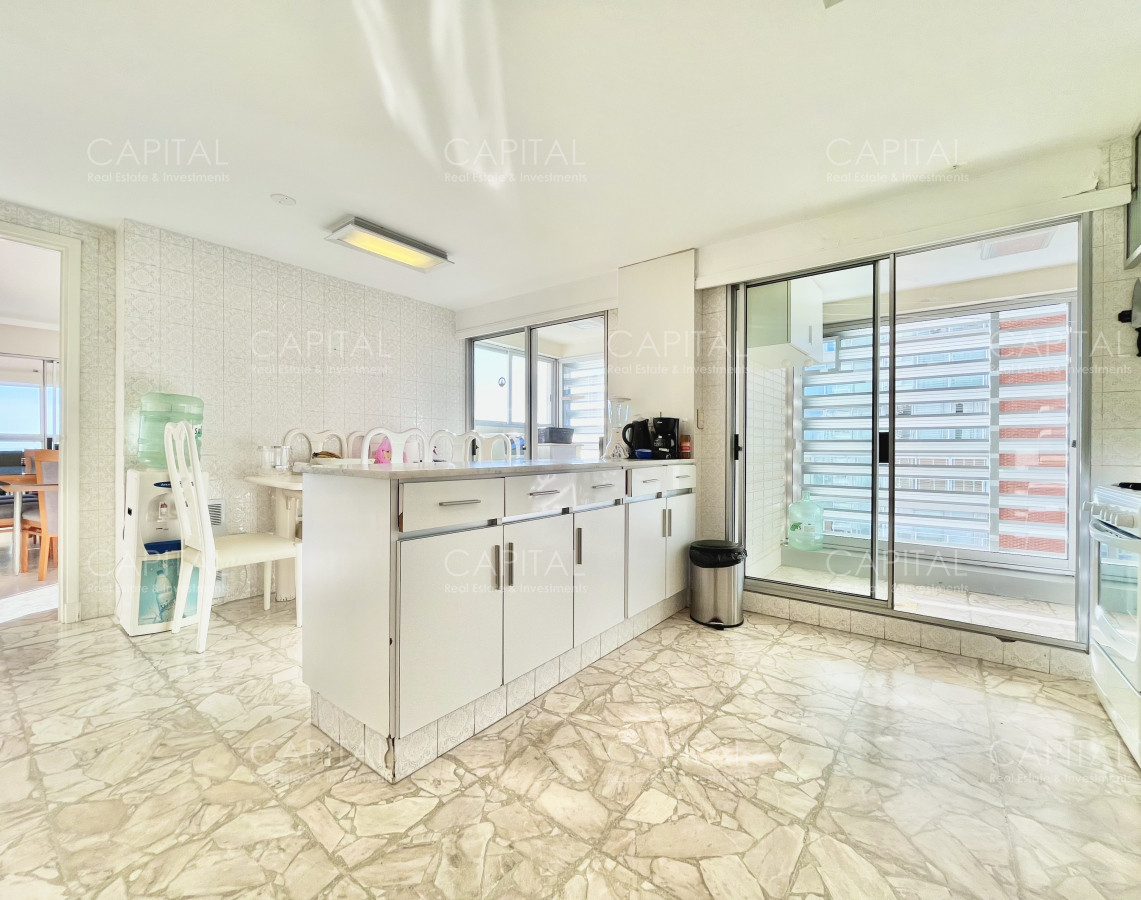 Apartamento ID.37926 - Apartamento en Primera Línea – Playa Mansa