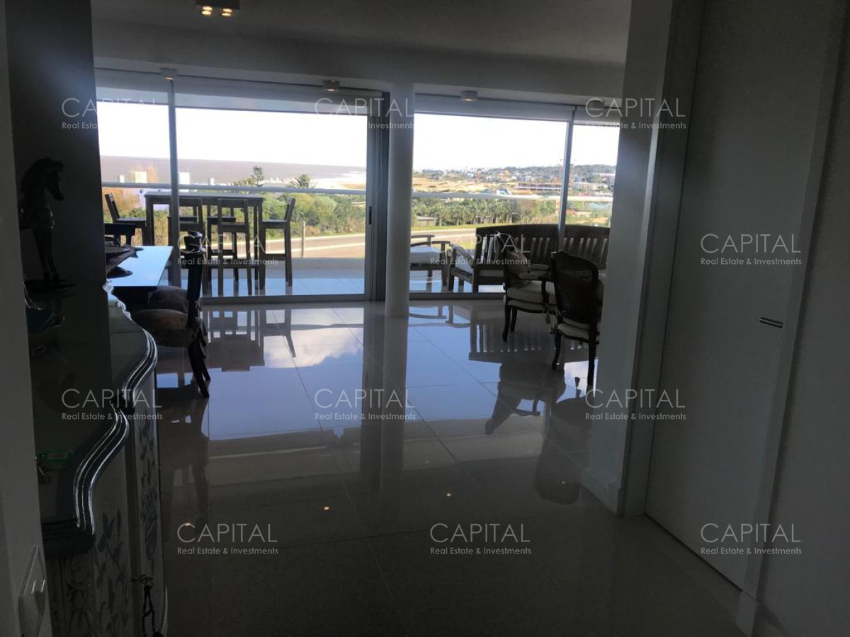 Apartamento ID.28086 - Departamento en venta 3 dormitorios en Manantiales en Bikini Beach