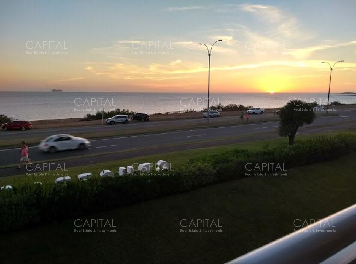 Apartamento ID.37114 - Depto primera linea de Playa Mansa con parrillero