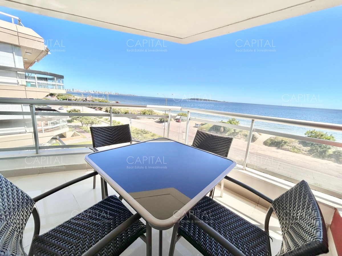Apartamento ID.35449 - Apartamento en primera fila en venta con 2 parrilleros propios. 