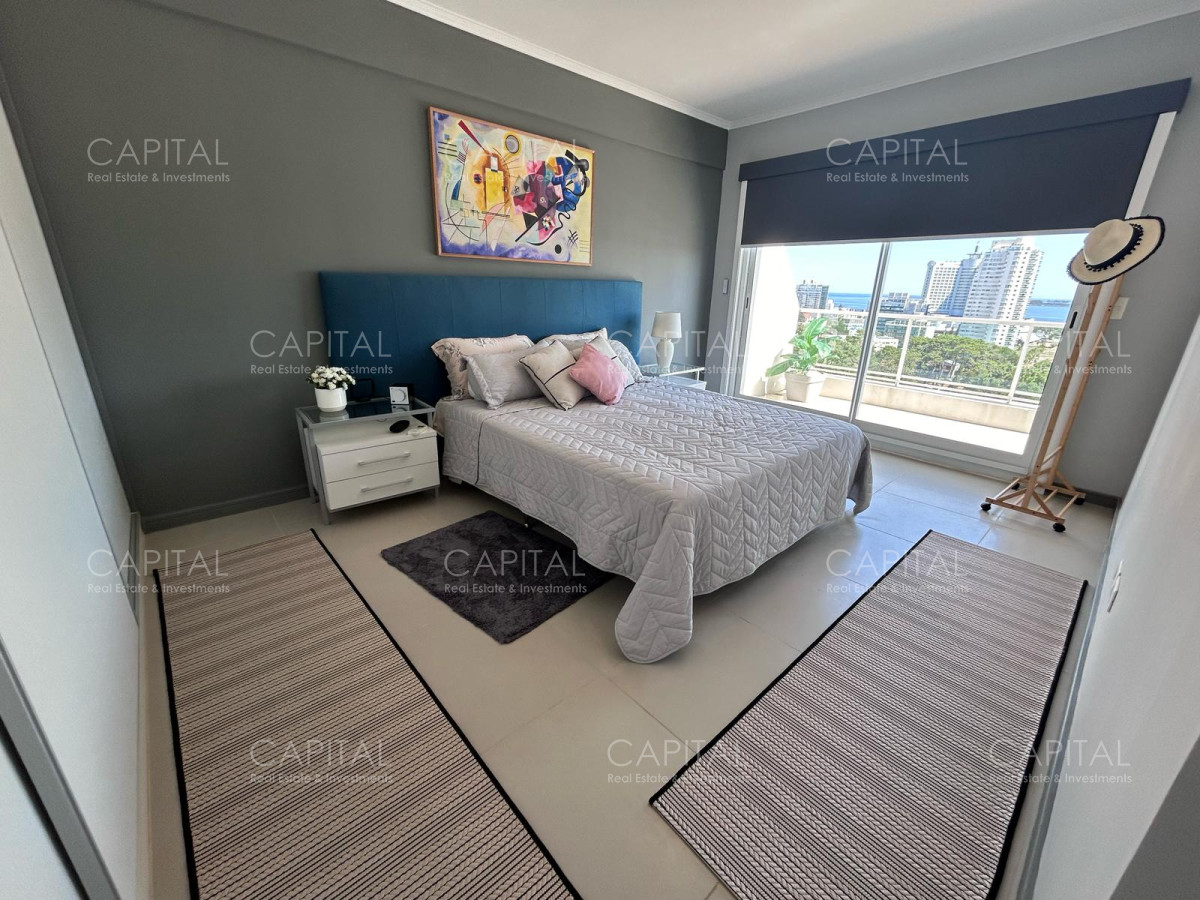 Apartamento ID.32420 - Venta departamento tres dormitorios terraza amplia con parrillero a metros Playa Brava