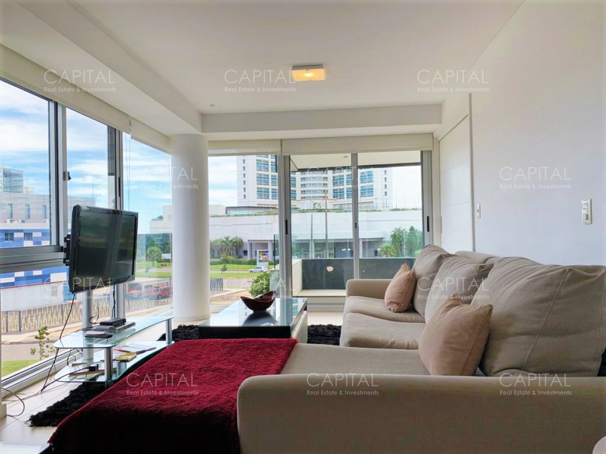 Apartamento ID.30716 - Apartamento de tres dormitorios, edificio con buenos servicios.
