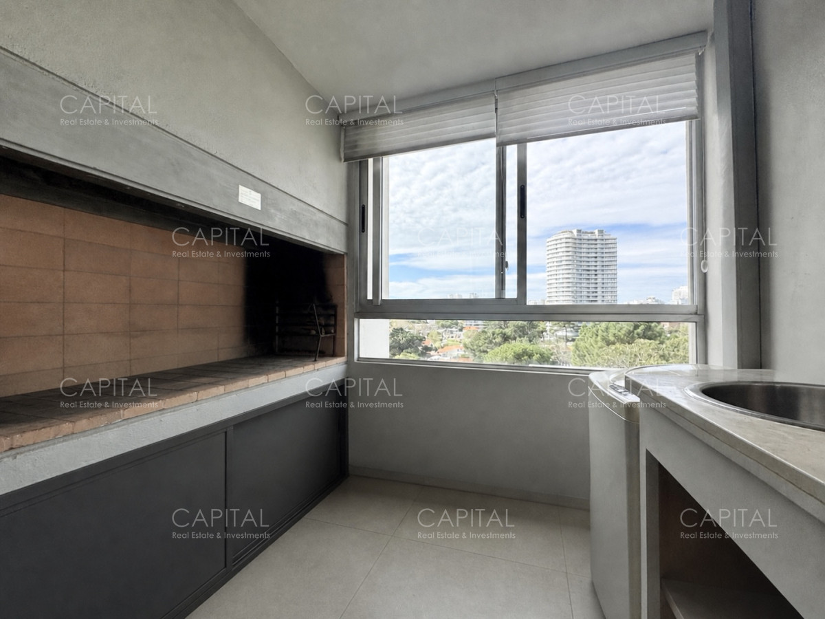 Apartamento ID.40139 - Apartamento en Venta 2 dormitorios, en Playa Mansa con vista al mar