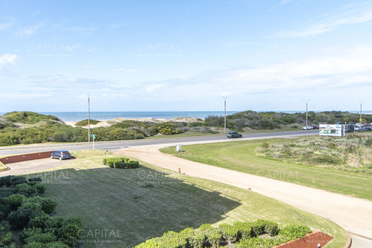 Apartamento ID.35180 - Apartamento en Venta 3 Suites + Dependencia en Primera Linea Brava