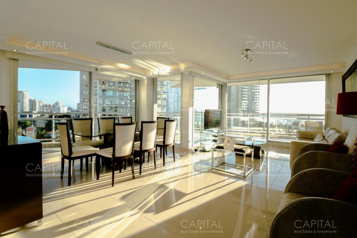 Apartamento ID.27455 - Apartamento de tres dormitorios y dependencia de servicio en venta, Playa Mansa Punta del Este