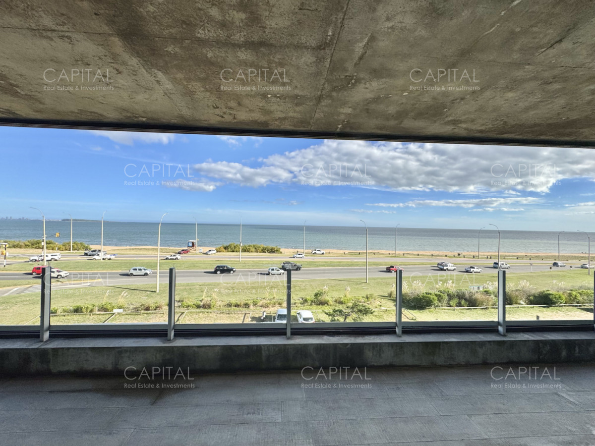 Apartamento ID.39886 - Apartamento duplex frente al mar en playa mansa en venta