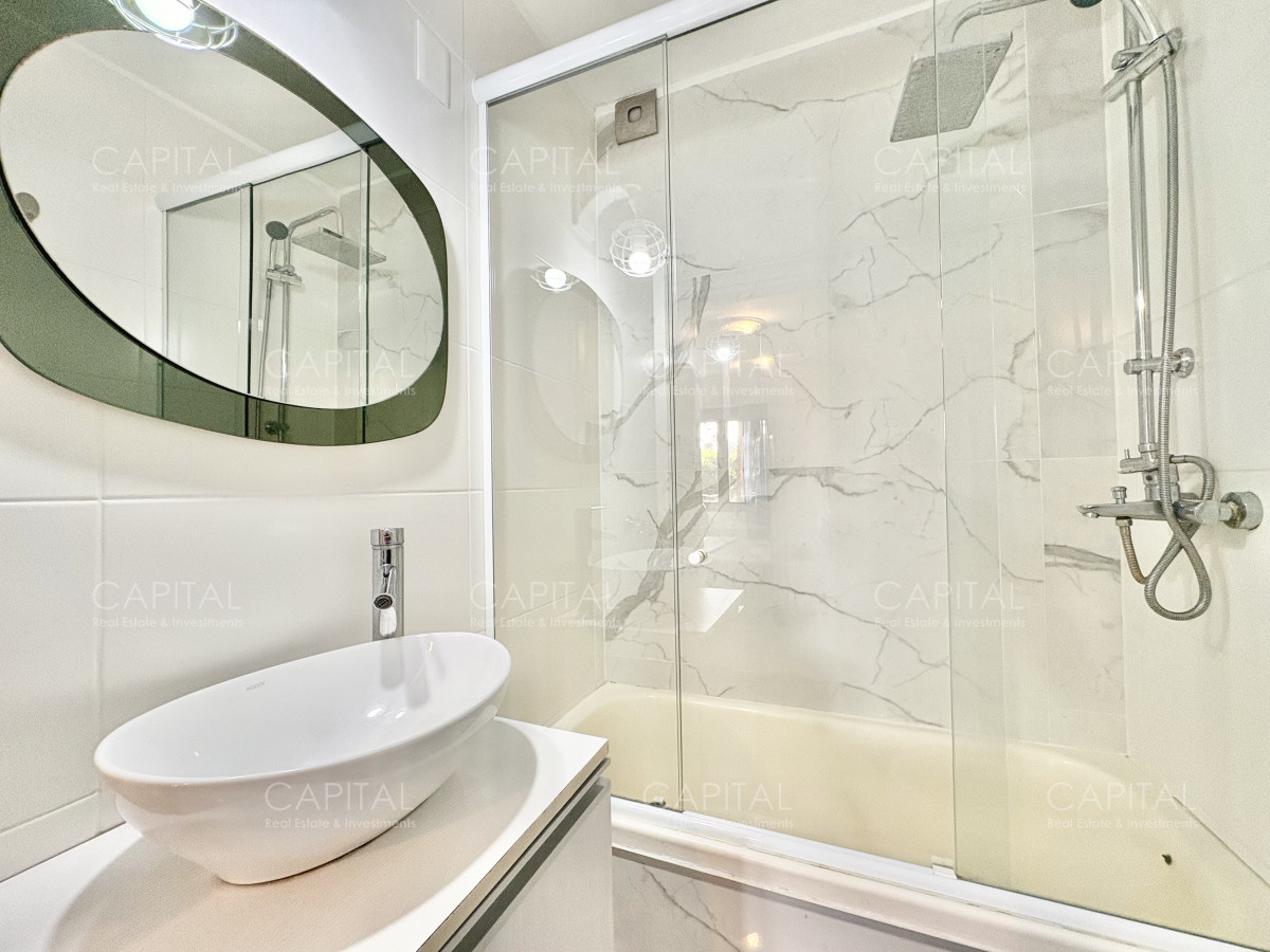 Apartamento ID.27183 - Apartamento reciclado de dos dormitorios frente al mar en Playa Brava en venta